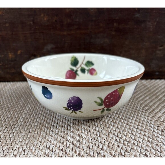 Longaberger Pottery Berry Fruit Medley Bowl Cereal Dessert 5.75" - Picture 1 of 7